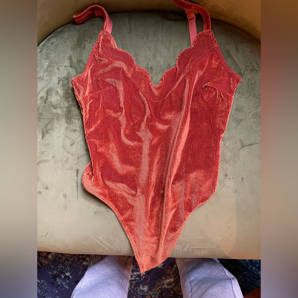 Urban Outfitters Burnt Orange Velvet Ribbed Scalloped Thong Clip Close Bodysuit